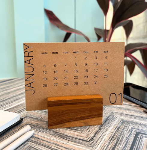 Minimalist Wooden Desk Calendar